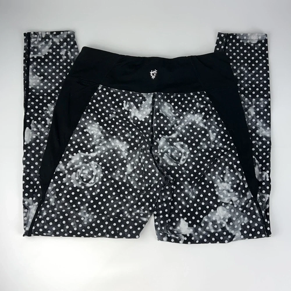 Betsey Johnson Performance Capri Yoga Leggings Black & White Polkadot Sz: M - Picture 3 of 8